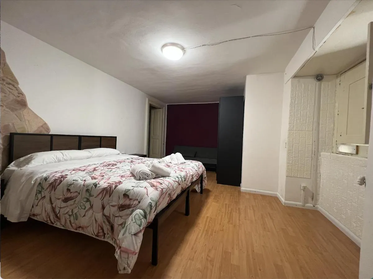 Il Giardino E Gli Affreschi Bed & Breakfast Catania 0*,  Italy