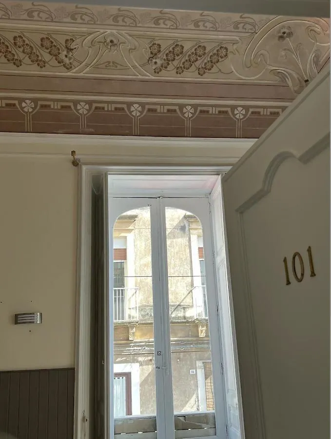 Il Giardino E Gli Affreschi Bed and Breakfast Catania 0*,  Italia