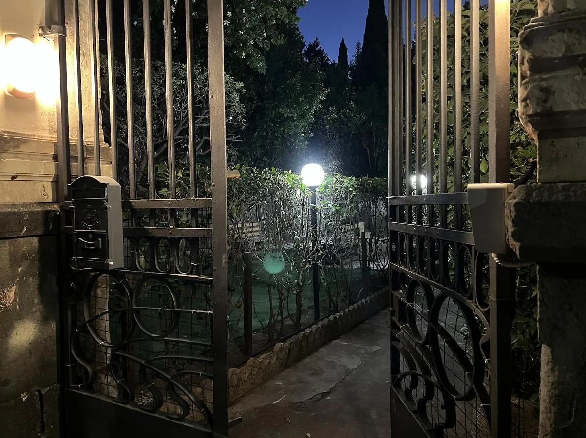 Il Giardino E Gli Affreschi Bed and Breakfast Catania